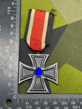 Lade das Bild in den Galerie-Viewer, WW2 German Iron Cross 2nd Class with Ribbon
