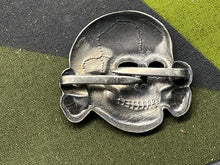 Lade das Bild in den Galerie-Viewer, WW2 German SS Aluminium Cap Skull

