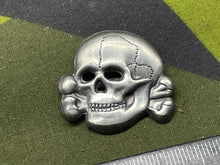 Lade das Bild in den Galerie-Viewer, WW2 German SS Aluminium Cap Skull
