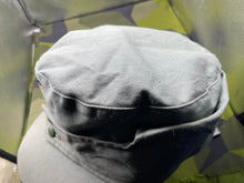 Lade das Bild in den Galerie-Viewer, WW2 German SS Ski Cap with Skull Badge
