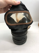 Charger l&#39;image dans la galerie, Original WW2 British Home Front Civilian Gas Mask in Box
