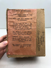 Lade das Bild in den Galerie-Viewer, Original WW2 British Home Front Civilian Gas Mask in Box
