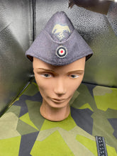 Lade das Bild in den Galerie-Viewer, WW2 Luftwaffe Enlisted Mans Side Cap with Insignia
