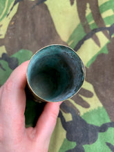 Lade das Bild in den Galerie-Viewer, Original WW1 Trench Art Shell Case Vase / Pencil Pot - Initials - A.C / C.A
