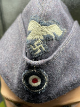 Lade das Bild in den Galerie-Viewer, WW2 Luftwaffe Enlisted Mans Side Cap with Insignia
