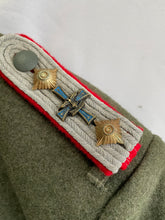 Lade das Bild in den Galerie-Viewer, WW2 German Army M36 Tunic with Insignia
