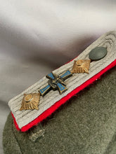 Lade das Bild in den Galerie-Viewer, WW2 German Army M36 Tunic with Insignia
