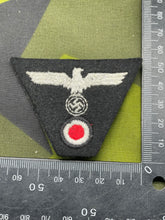 Load image into Gallery viewer, WW2 German Army Panzer Cap Badge
