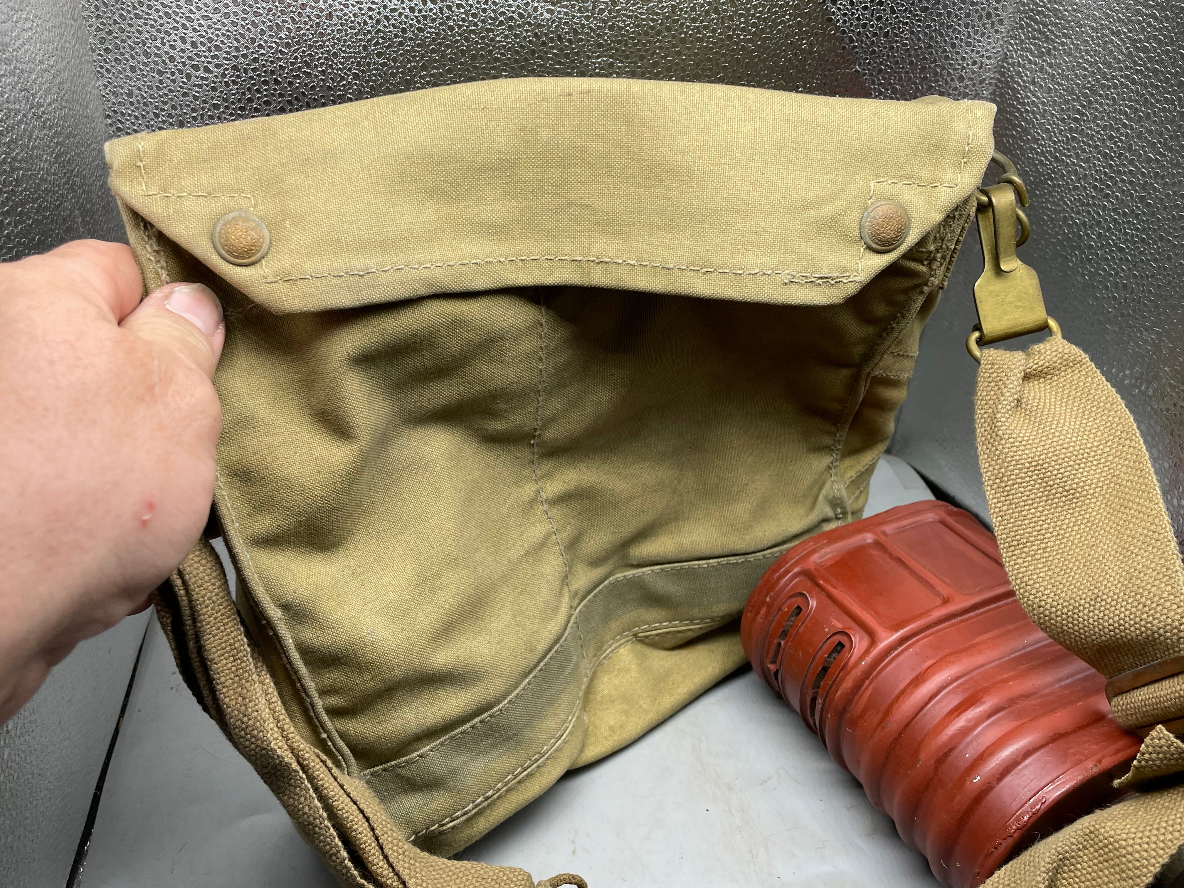 British Army Soldier Gas Mask GSR Respirator - Original WW2 Dated Bag - The Militaria Shop