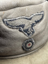 Lade das Bild in den Galerie-Viewer, WW2 Luftwaffe Winter Fur Hat with Insignia
