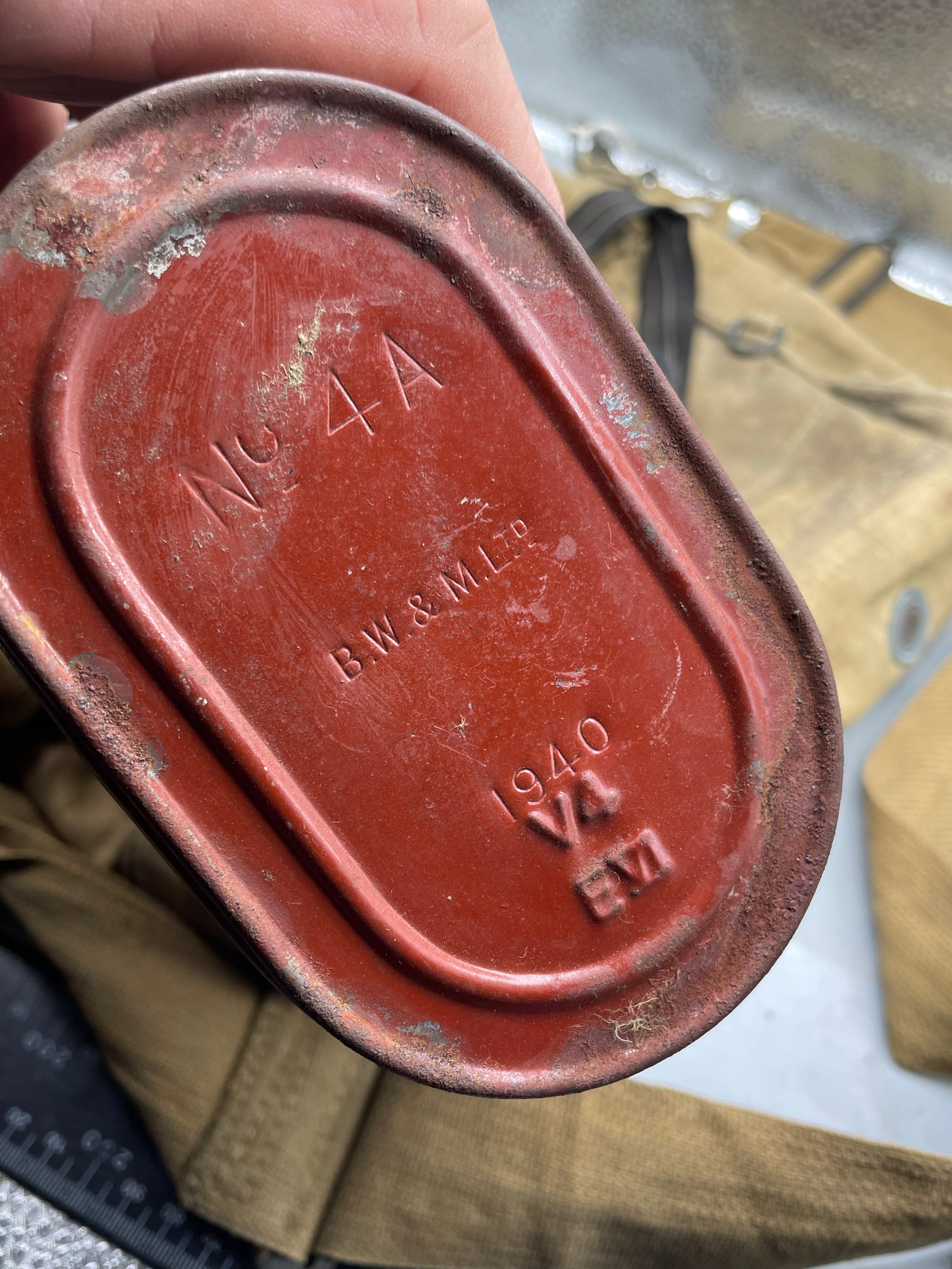 British Army Soldier Gas Mask GSR Respirator - Original 1940 Dated Bag - The Militaria Shop