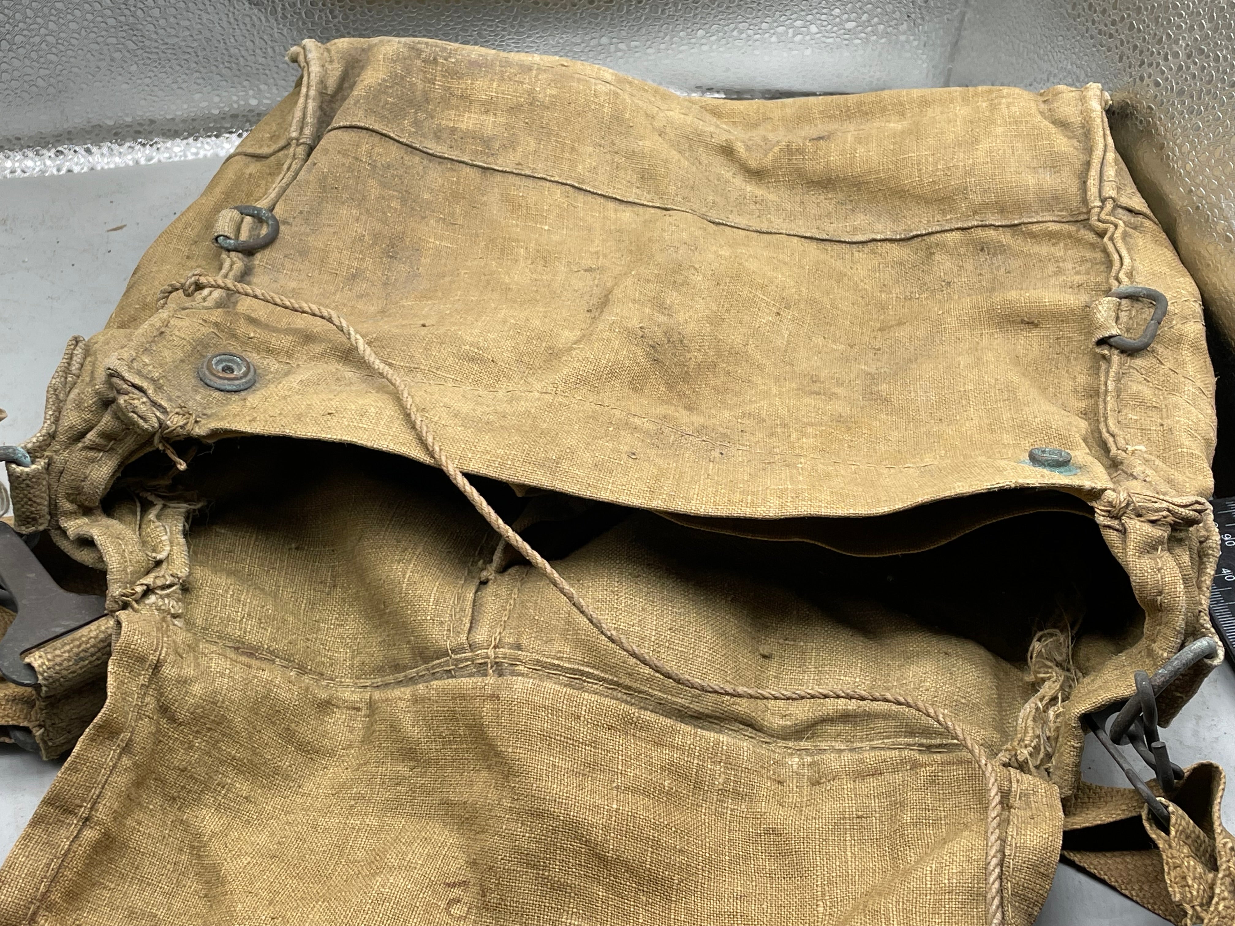 British Army Soldier Gas Mask GSR Respirator - Original 1940 Dated Bag - The Militaria Shop