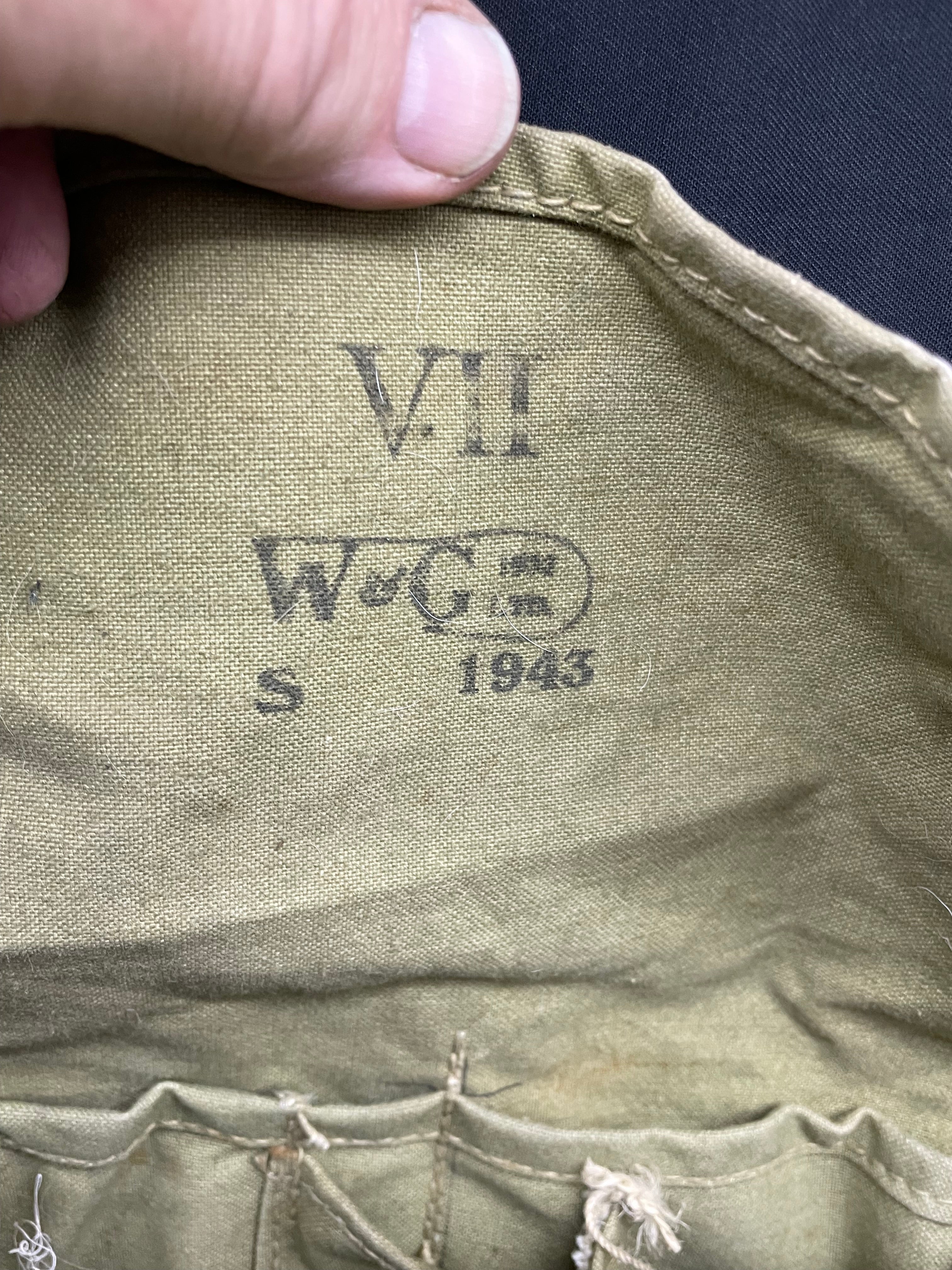 WW2 British Army Gas Mask Set - Long Hose Variation for Drivers etc - The Militaria Shop