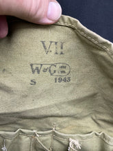 Load image into Gallery viewer, WW2 British Army Gas Mask Set - Long Hose Variation for Drivers etc - The Militaria Shop
