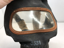 Charger l&#39;image dans la galerie, Original WW2 British Home Front Civilian Gas Mask in Box
