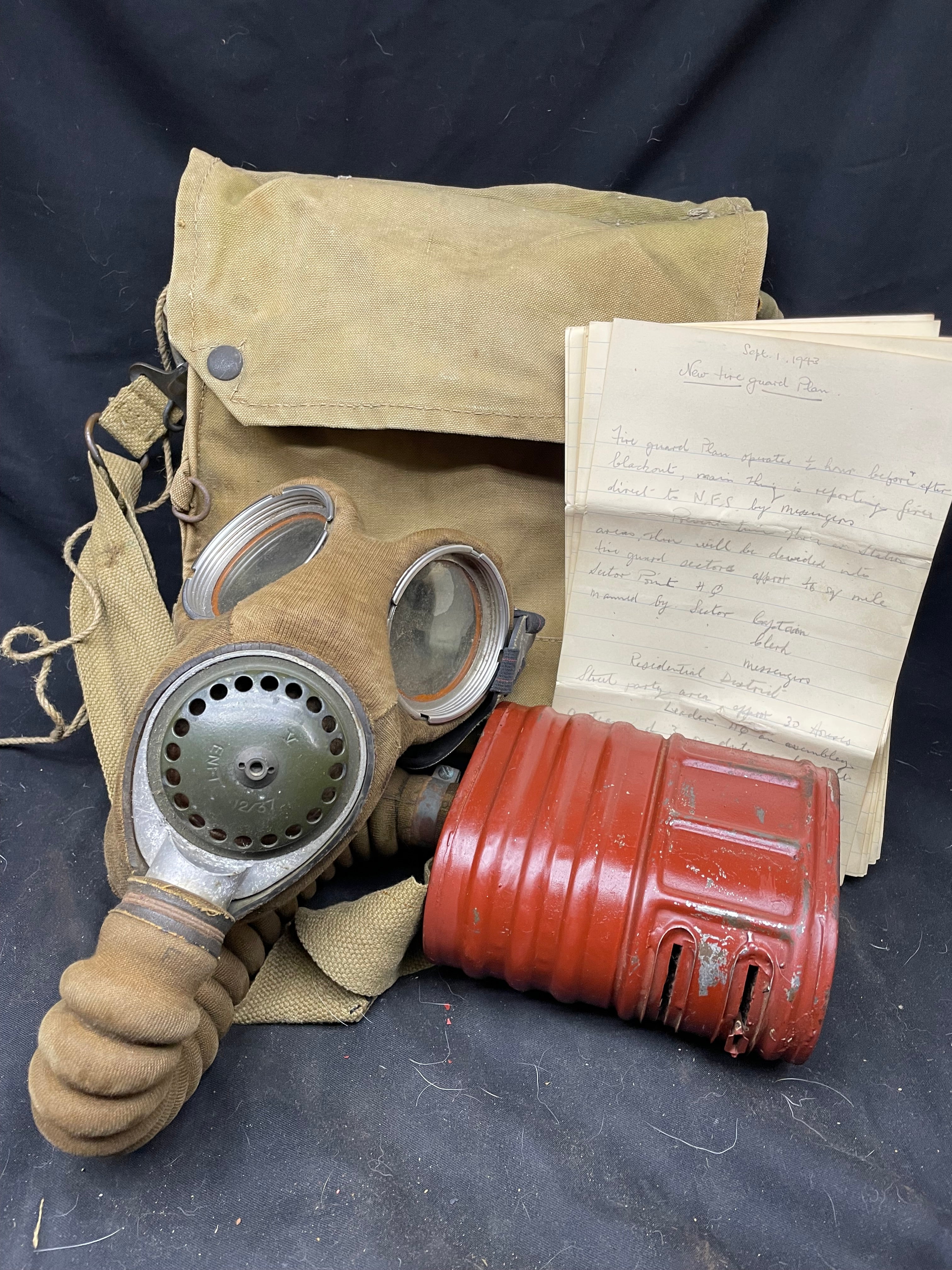 Original WW2 British Army General Service Respirator & Bag in excellent condition - The Militaria Shop