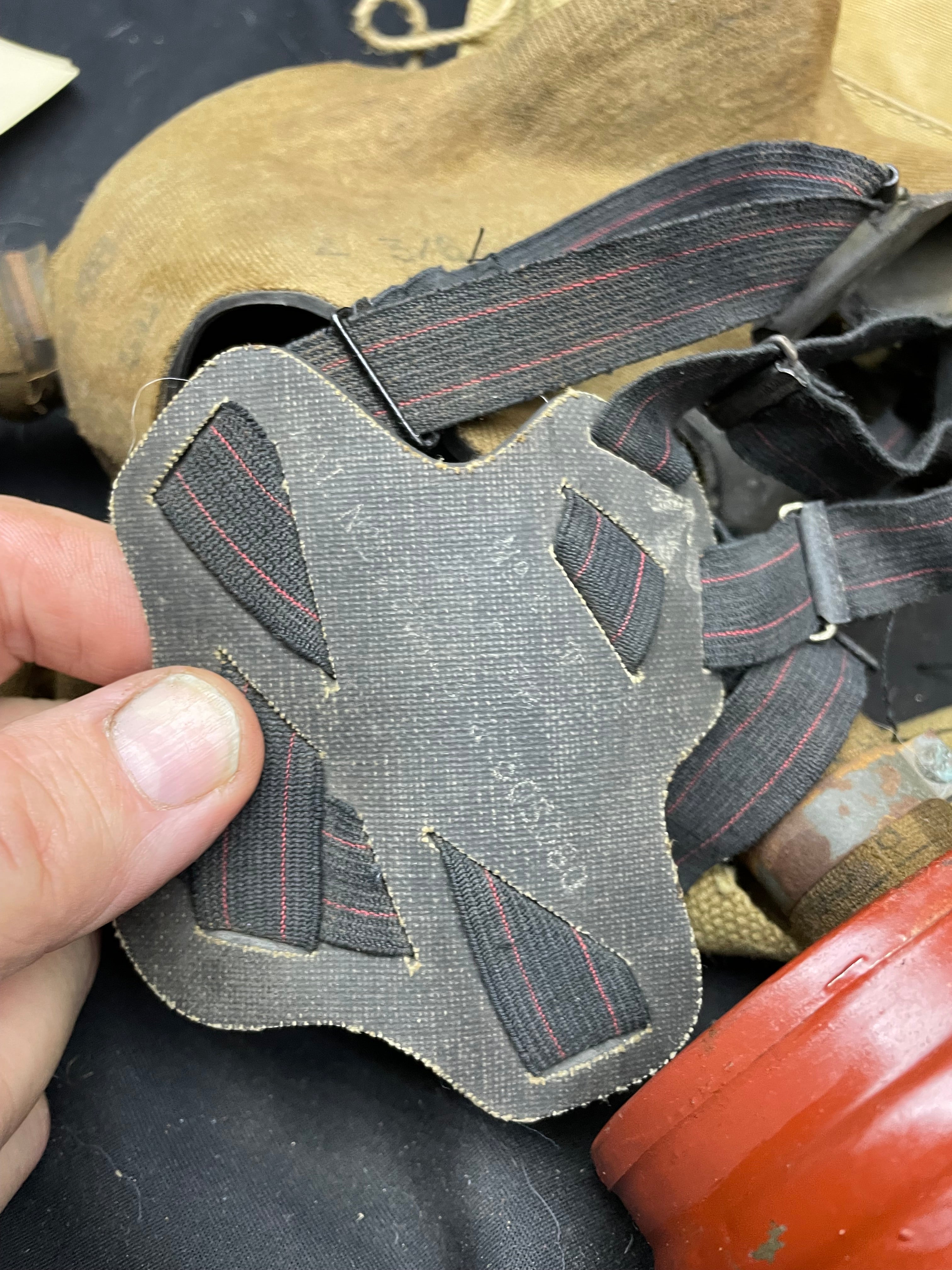 Original WW2 British Army General Service Respirator & Bag in excellent condition - The Militaria Shop