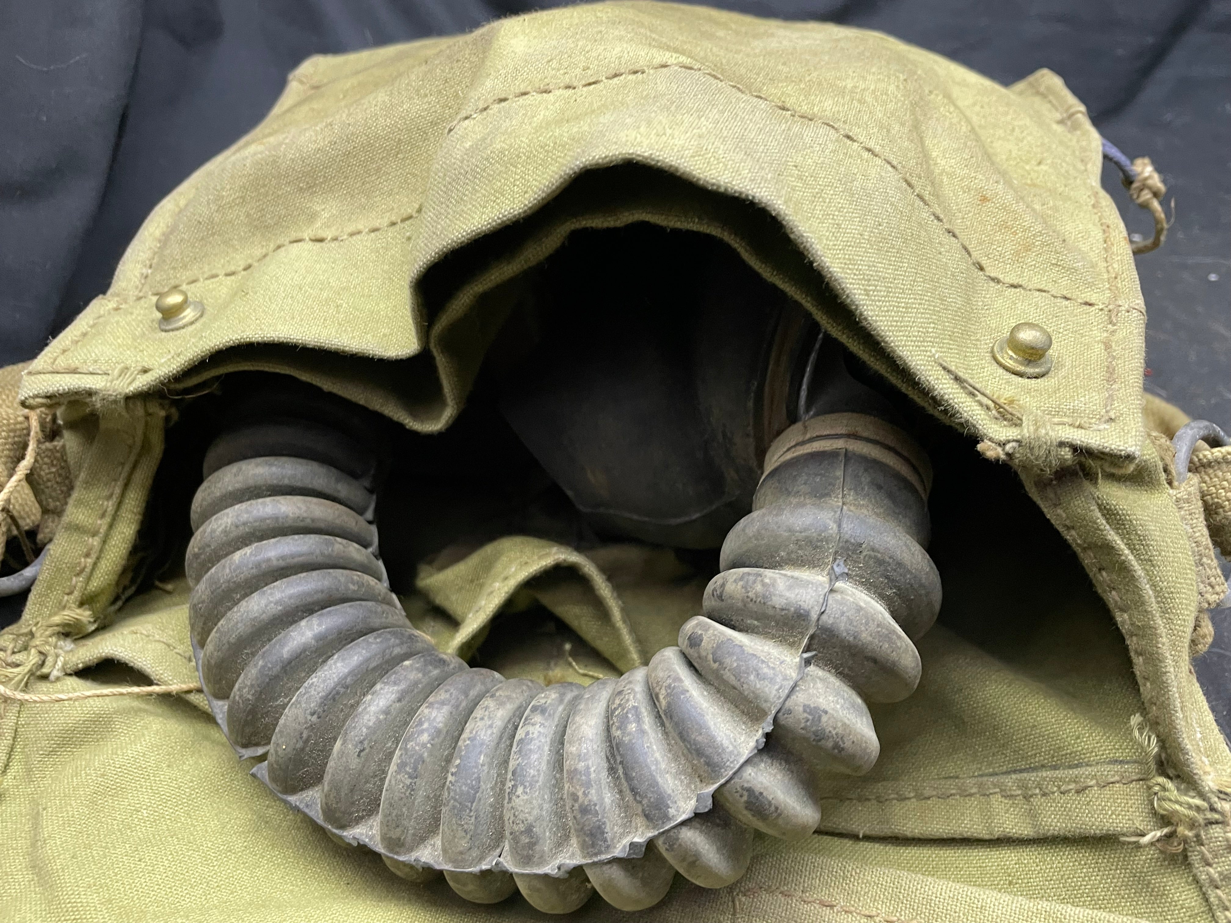 Original WW2 British Army General Service Respirator & Bag in excellent condition - The Militaria Shop
