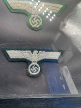 Charger l&#39;image dans la galerie, WW2 German Army Framed Eagle Badges
