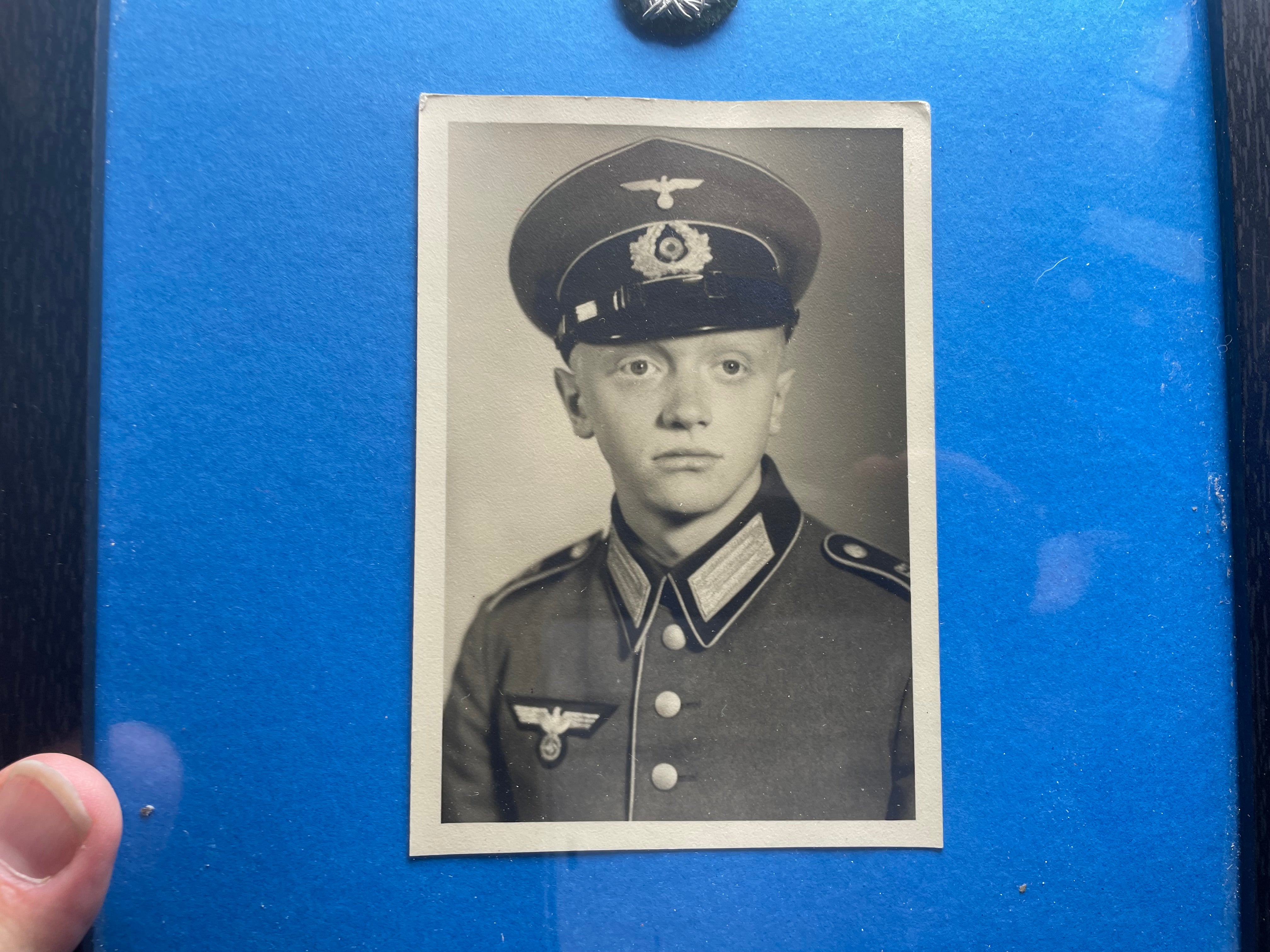 WW2 German Army Framed Eagle Badge & Photograph - The Militaria Shop