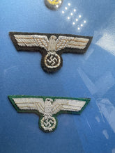 Lade das Bild in den Galerie-Viewer, WW2 German Army Framed Eagle Badges
