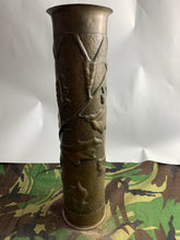 Charger l&#39;image dans la galerie, Original WW1 Trench Art Shell Case Vase - Oak Design
