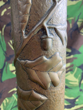 Charger l&#39;image dans la galerie, Original WW1 Trench Art Shell Case Vase - Oak Design
