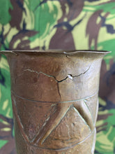 Lade das Bild in den Galerie-Viewer, Original WW1 Trench Art Shell Case Vase - Oak Design
