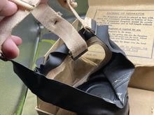 Lade das Bild in den Galerie-Viewer, Original WW2 British Home Front Civilian Gas Mask in Labelled Box
