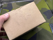 Lade das Bild in den Galerie-Viewer, Original WW2 British Home Front Civilian Gas Mask in Labelled Box
