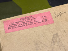 Lade das Bild in den Galerie-Viewer, Original WW2 British Home Front Civilian Gas Mask in Labelled Box
