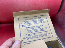 Lade das Bild in den Galerie-Viewer, WW2 1938 Dated British Civilian / Home Front Gas Mask in Cardboard Box.

