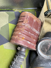 Charger l'image dans la galerie, Original WW2 1942 Dated British Army GSR General Service Respirator Gas Mask Set
