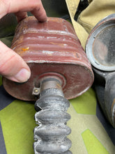 Charger l'image dans la galerie, Original WW2 1942 Dated British Army GSR General Service Respirator Gas Mask Set
