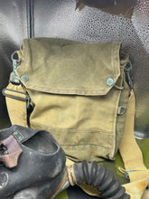 Charger l'image dans la galerie, Original WW2 1942 Dated British Army GSR General Service Respirator Gas Mask Set
