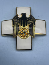 Charger l&#39;image dans la galerie, WW2 German Social Welfare Decoration - 2nd Class
