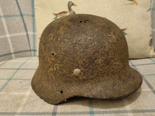 Charger l&#39;image dans la galerie, Original WW2 German Army Wehrmacht Combat Helmet M40
