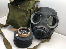 Charger l&#39;image dans la galerie, Original WW2 British Army Assault Gas Mask Set
