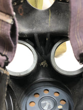 Charger l&#39;image dans la galerie, Original WW2 British Army Assault Gas Mask Set
