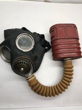 Charger l&#39;image dans la galerie, Original WW2 British Army GSR Gas Mask &amp; Bag Set
