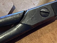 Lade das Bild in den Galerie-Viewer, WW2 German Issue Mercedes Benz Scissors in a Packet
