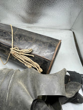 Charger l'image dans la galerie, WW2 British Civilian Gas Mask in Private Purchase Carrying Tin
