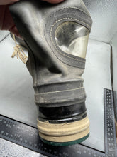 Charger l'image dans la galerie, WW2 British Civilian Gas Mask in Private Purchase Carrying Tin
