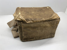 Lade das Bild in den Galerie-Viewer, Original WW2 British Home Front Civilian Gas Mask in Issue Box &amp; Cover
