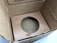 Lade das Bild in den Galerie-Viewer, Original WW2 British Home Front Civilian Gas Mask in Issue Box &amp; Cover
