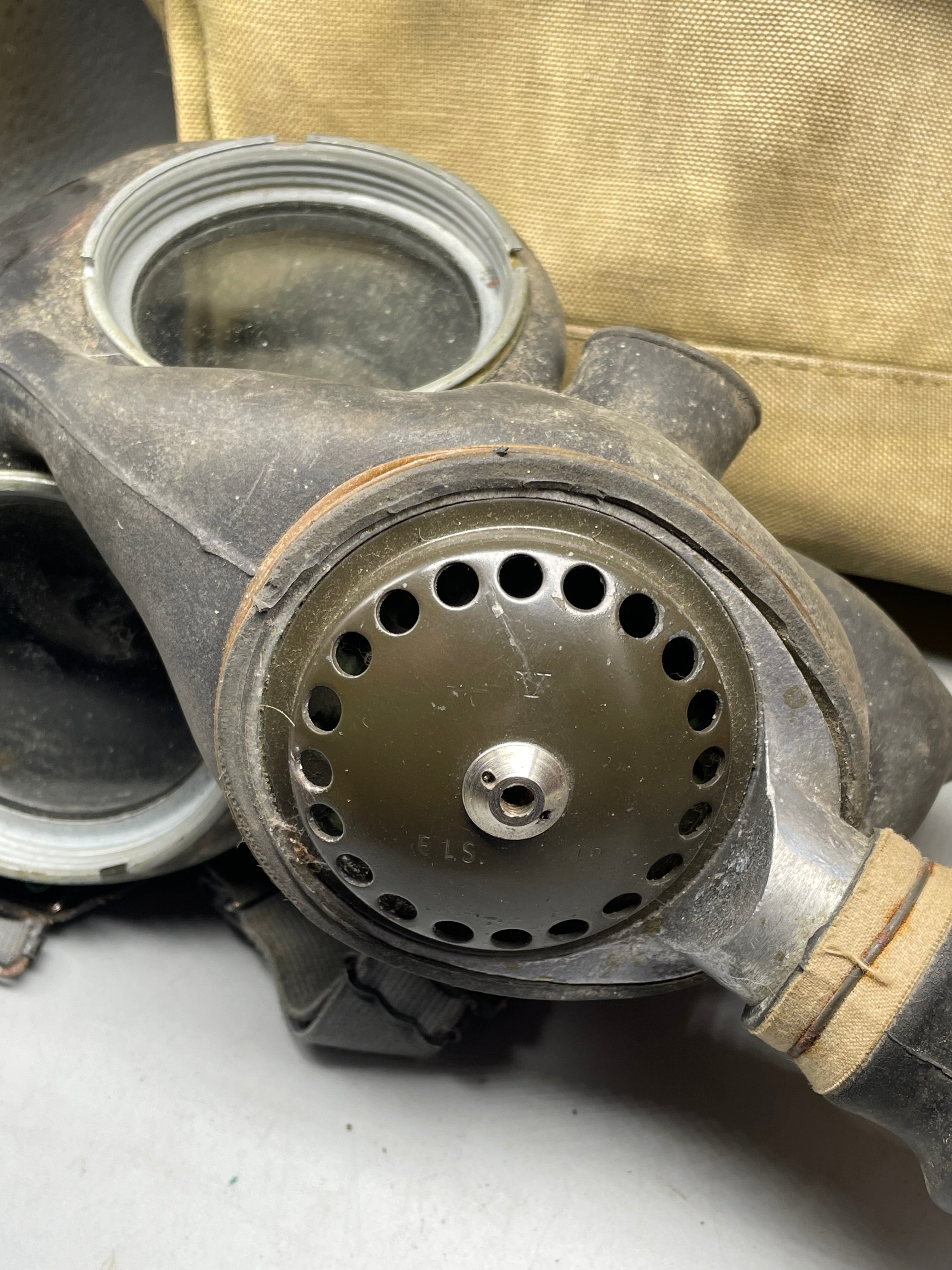Original WW2 British Army General Service Respirator & Bag in excellent condition - The Militaria Shop
