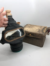 Lade das Bild in den Galerie-Viewer, Original WW2 British Home Front Civilian Gas Mask in Issue Box &amp; Cover
