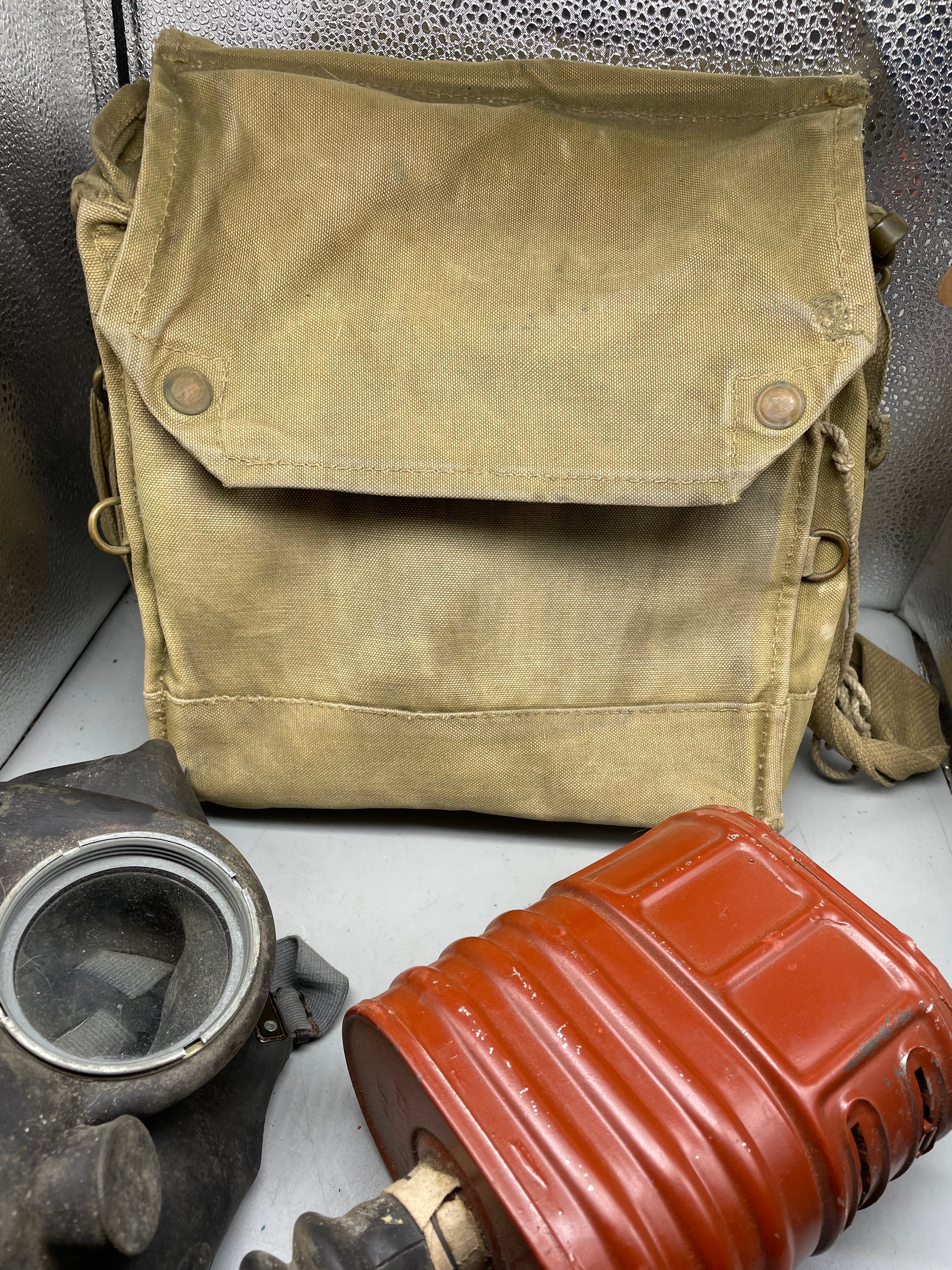 Original WW2 British Army General Service Respirator & Bag in excellent condition - The Militaria Shop