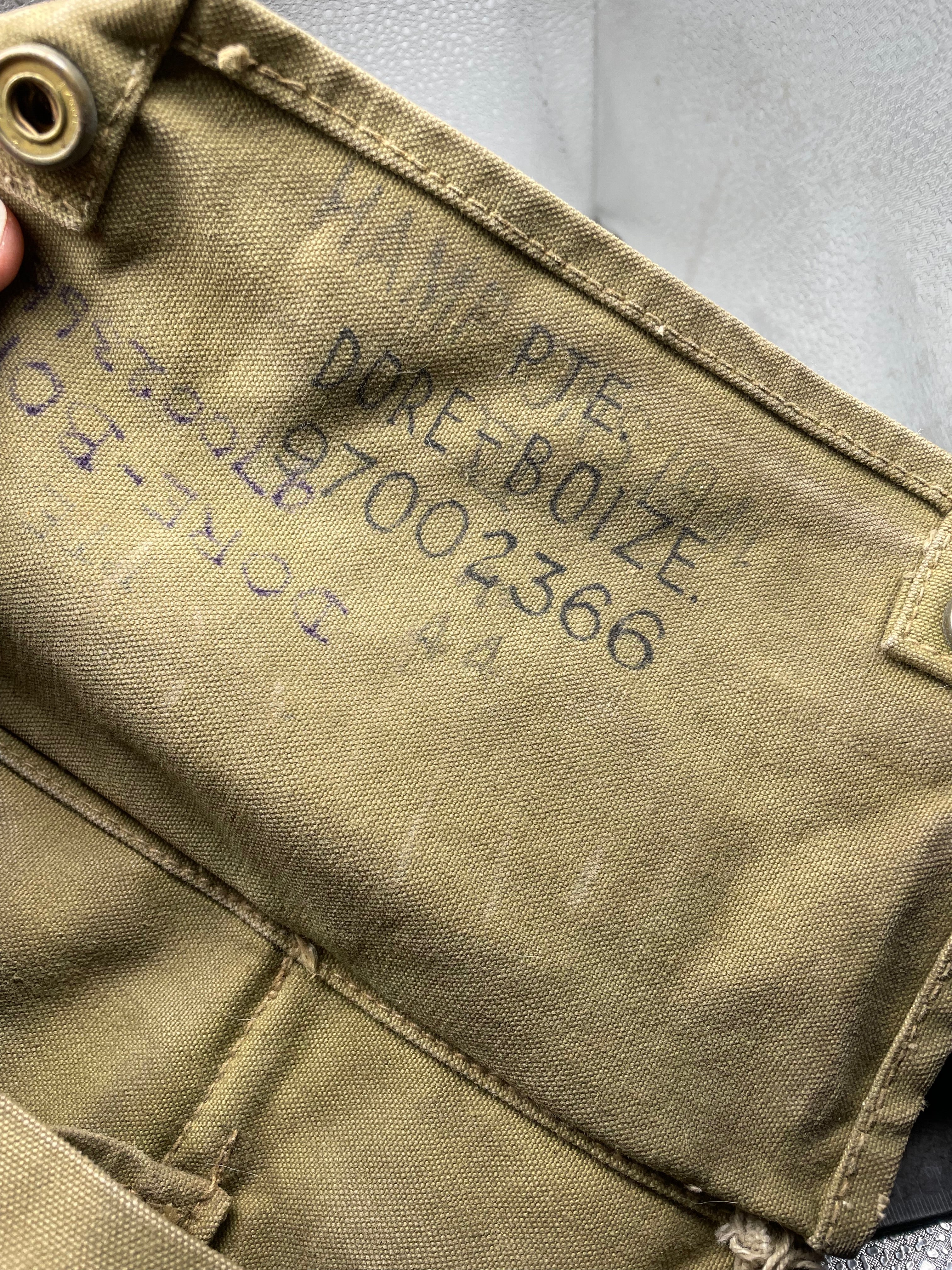 Original WW2 British Army General Service Respirator & Bag in excellent condition - The Militaria Shop