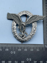 Charger l&#39;image dans la galerie, WW2 German Luftwaffe Pilots Badge
